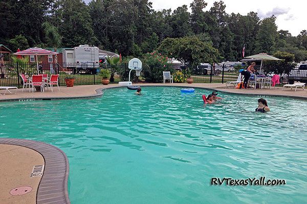 Rayford Crossing swimming pool